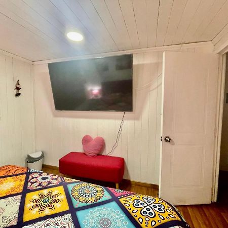Habitacion en casa Deluxe, Wi-Fi y anfitriones de primera San Antonio  Exterior foto